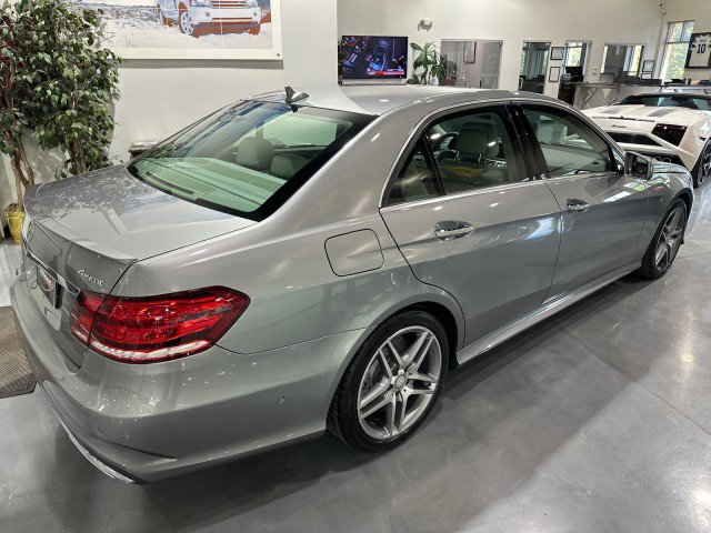 Used 2014 Mercedes-Benz E 550 4MATIC Sedan w/ Premium 1 Package image 28