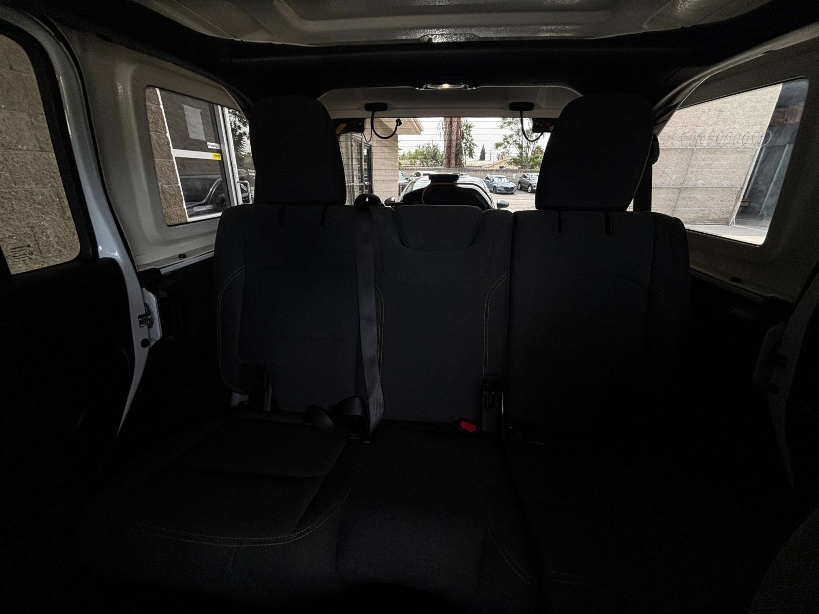 Used 2025 Jeep Wrangler Unlimited Sport AWD/4WD image 32