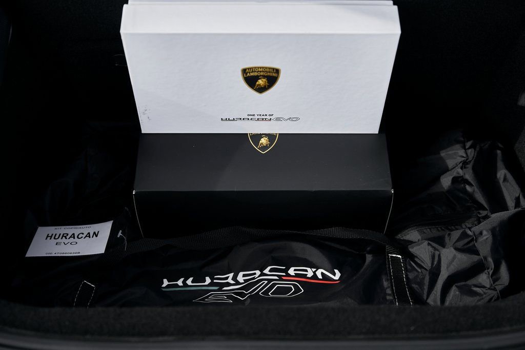 Used 2023 Lamborghini Huracan EVO image 21