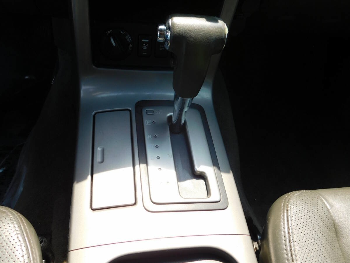 Used 2005 Nissan Pathfinder SE Off-Road w/ (P01) SE Off-Road Premium Pkg AWD/4WD image 16