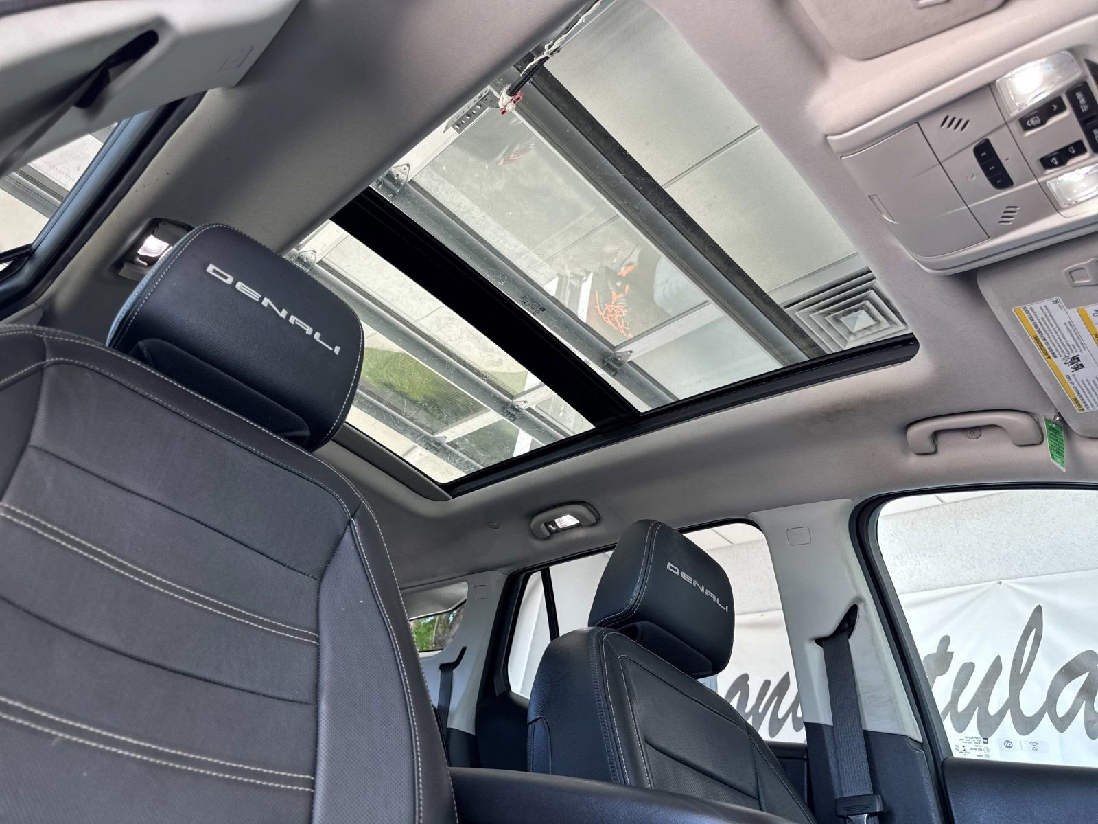 Used 2022 GMC Terrain Denali image 18