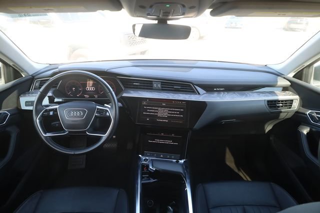 Used 2021 Audi e-tron Premium w/ Convenience Plus Package image 11