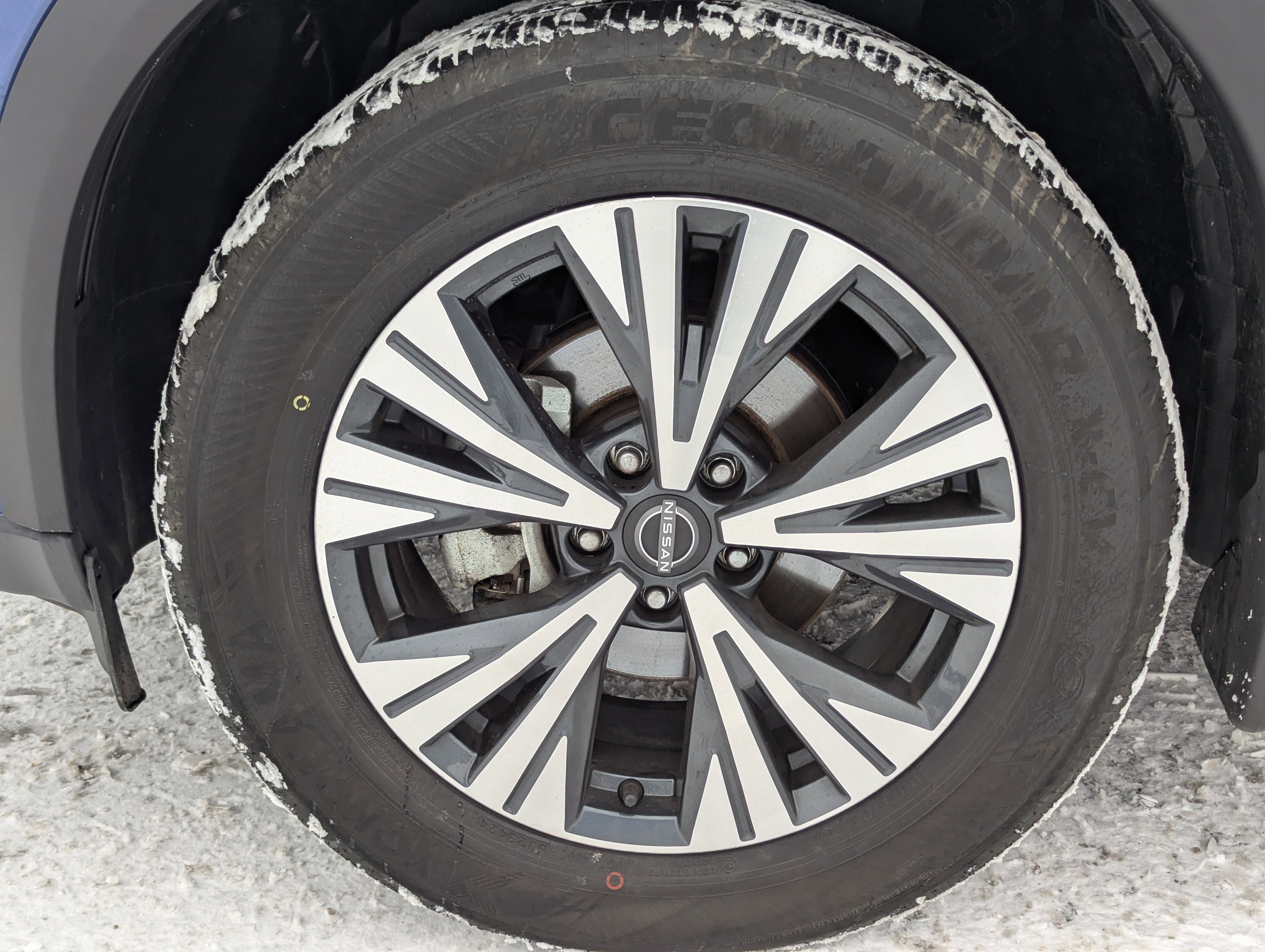 Used 2023 Nissan Rogue SV w/ SV Premium Package image 12