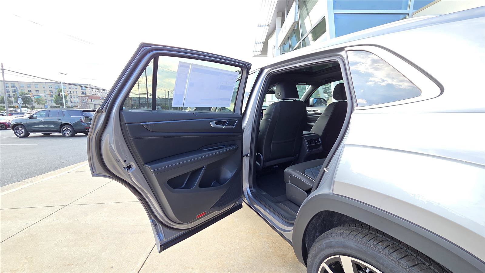 New 2026 Volkswagen Atlas Cross Sport SEL Premium R-Line AWD/4WD image 24