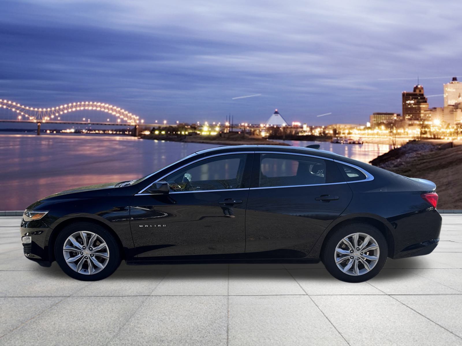 Used 2024 Chevrolet Malibu LT image 2