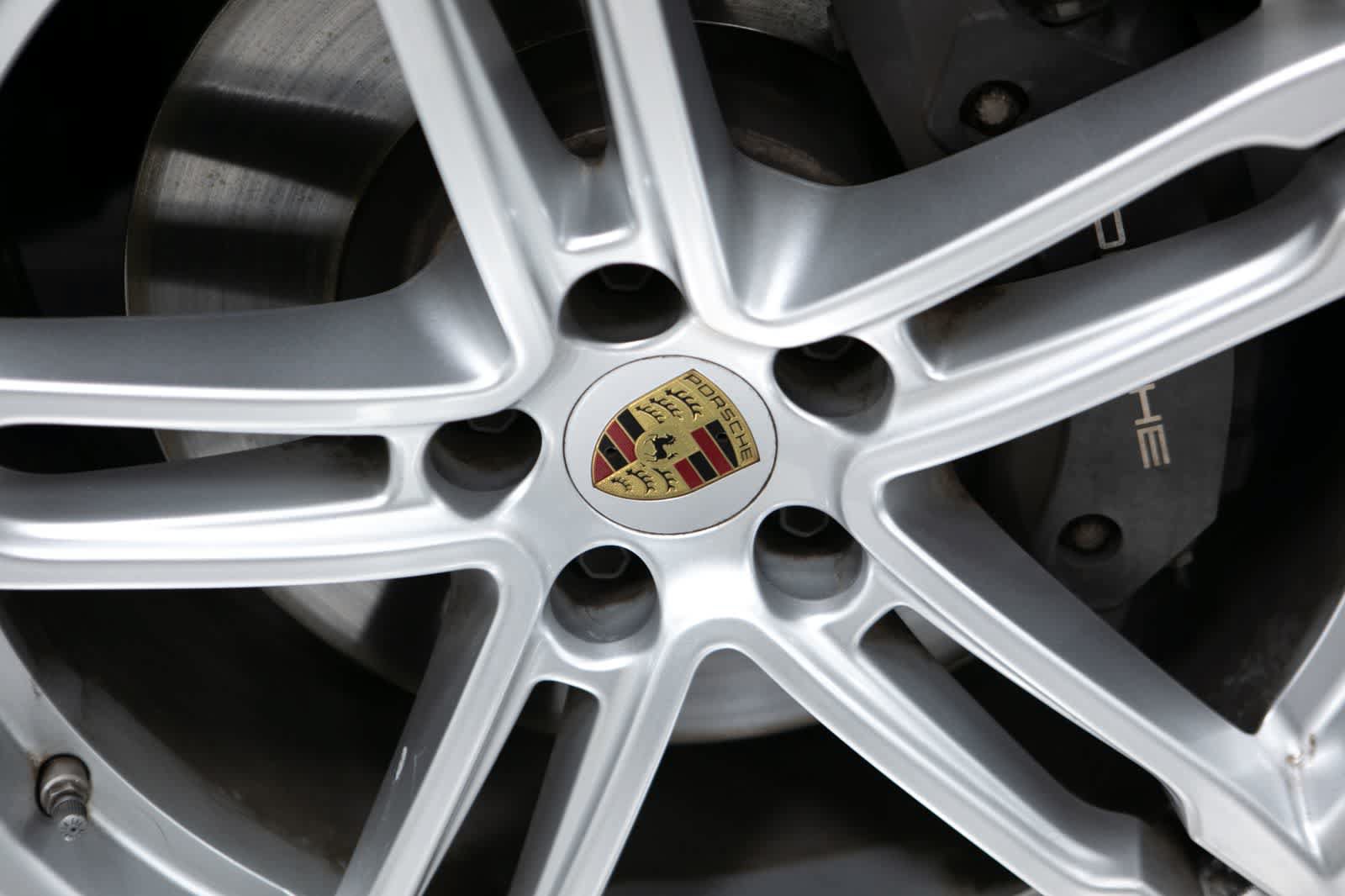Certified 2024 Porsche Macan AWD/4WD image 11