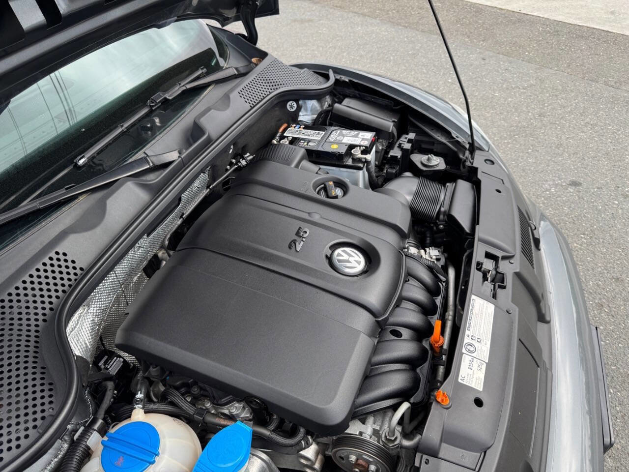 Used 2012 Volkswagen Beetle 2.5 image 13