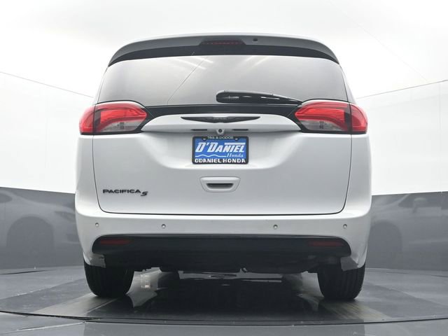 Used 2019 Chrysler Pacifica Touring-L w/ Advanced Safetytec Group image 10