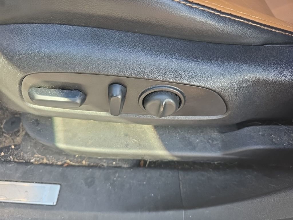 Used 2018 Chevrolet Equinox Premier image 16