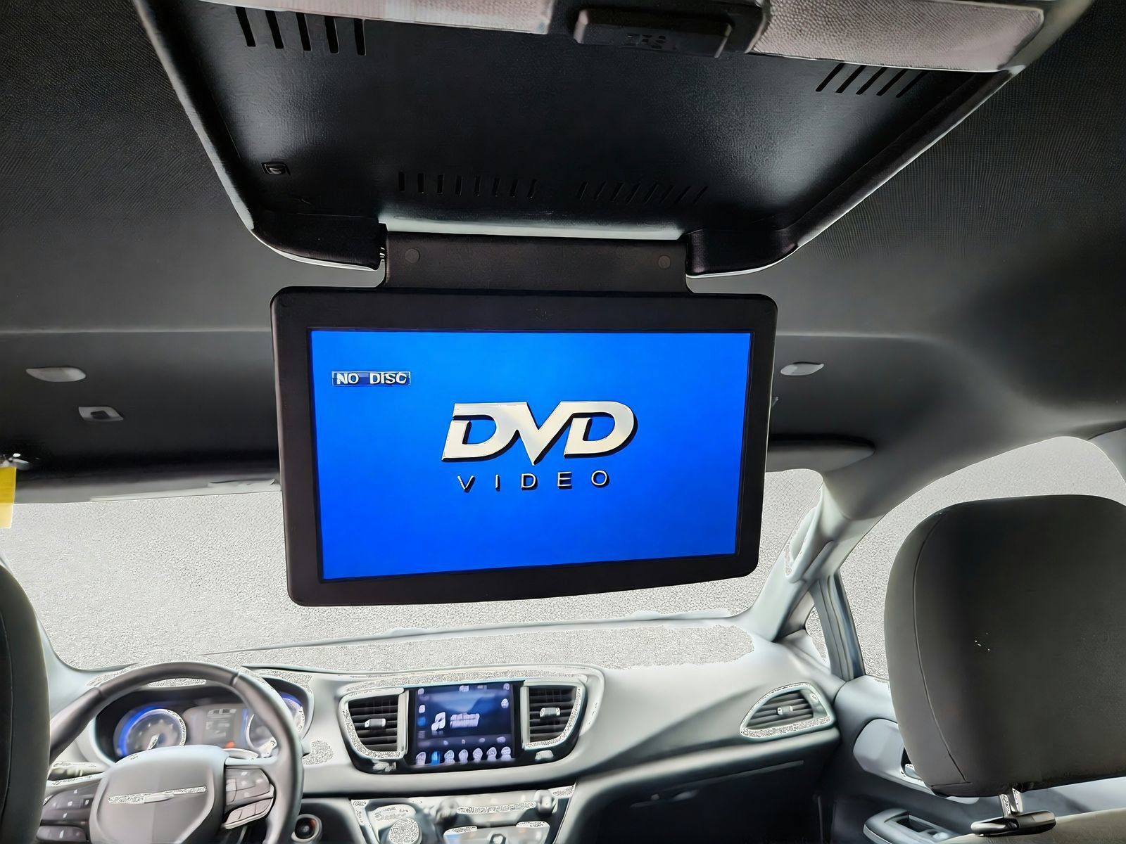 Used 2018 Chrysler Pacifica Touring Plus FWD image 17