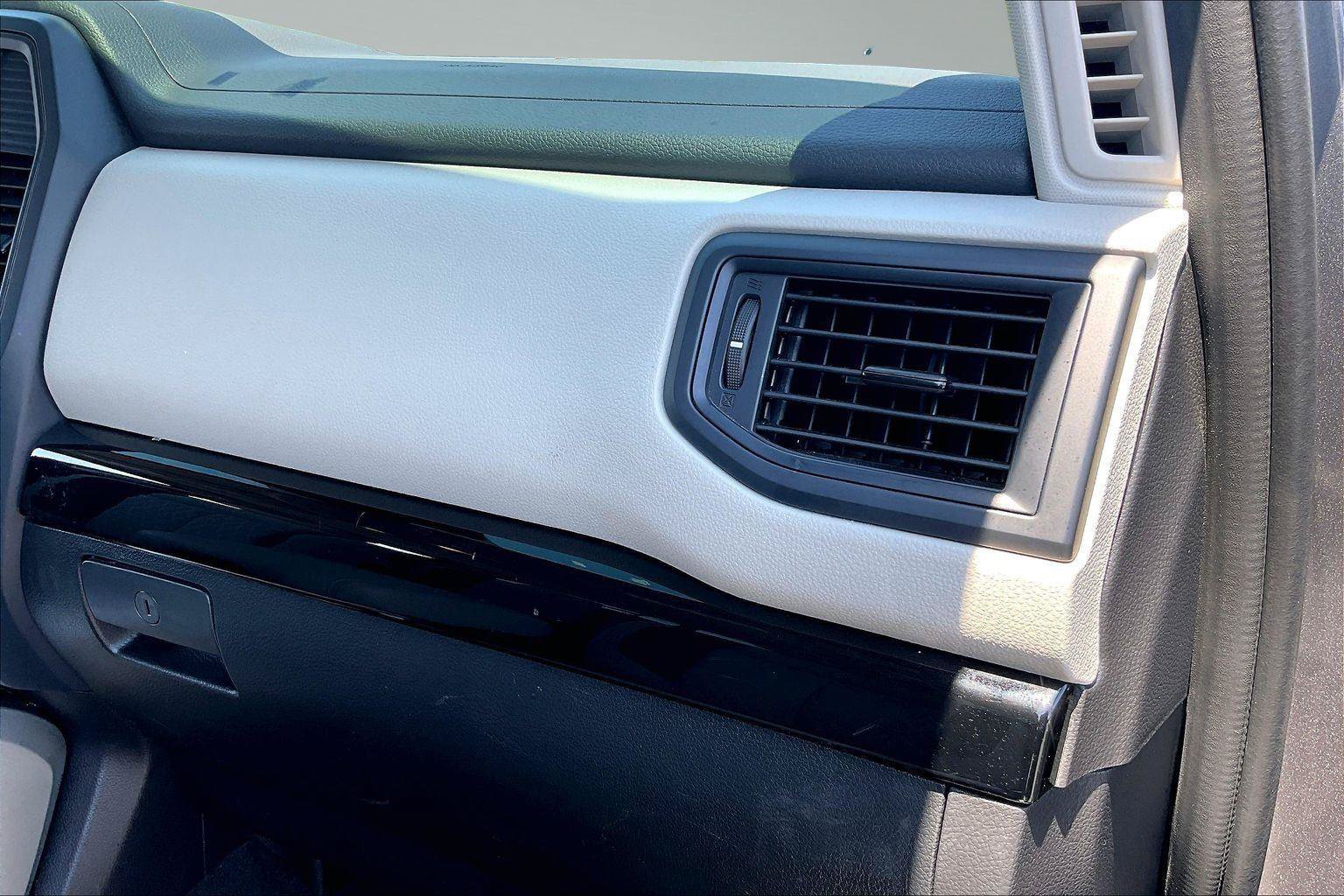 Certified 2024 Nissan Titan SV w/ SV Convenience Package RWD image 19