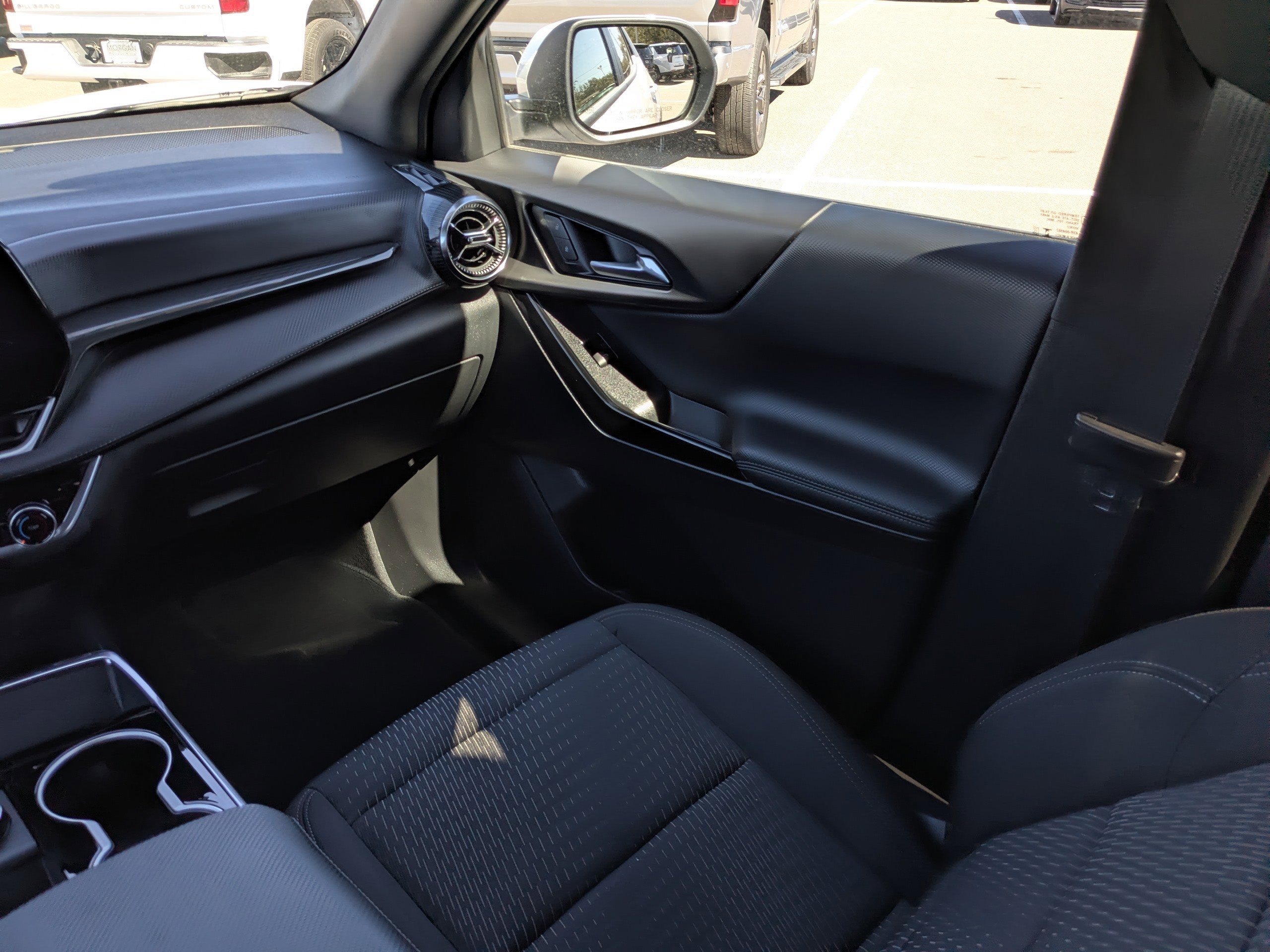 Used 2026 Chevrolet Equinox LT image 17