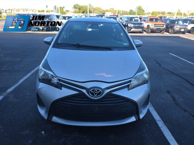 Used 2017 Toyota Yaris L w/ Carpet Mat Package FWD image 3
