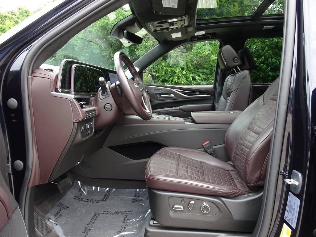 Certified 2023 Cadillac Escalade ESV Sport Platinum w/ LPO, ONYX Package AWD/4WD image 7