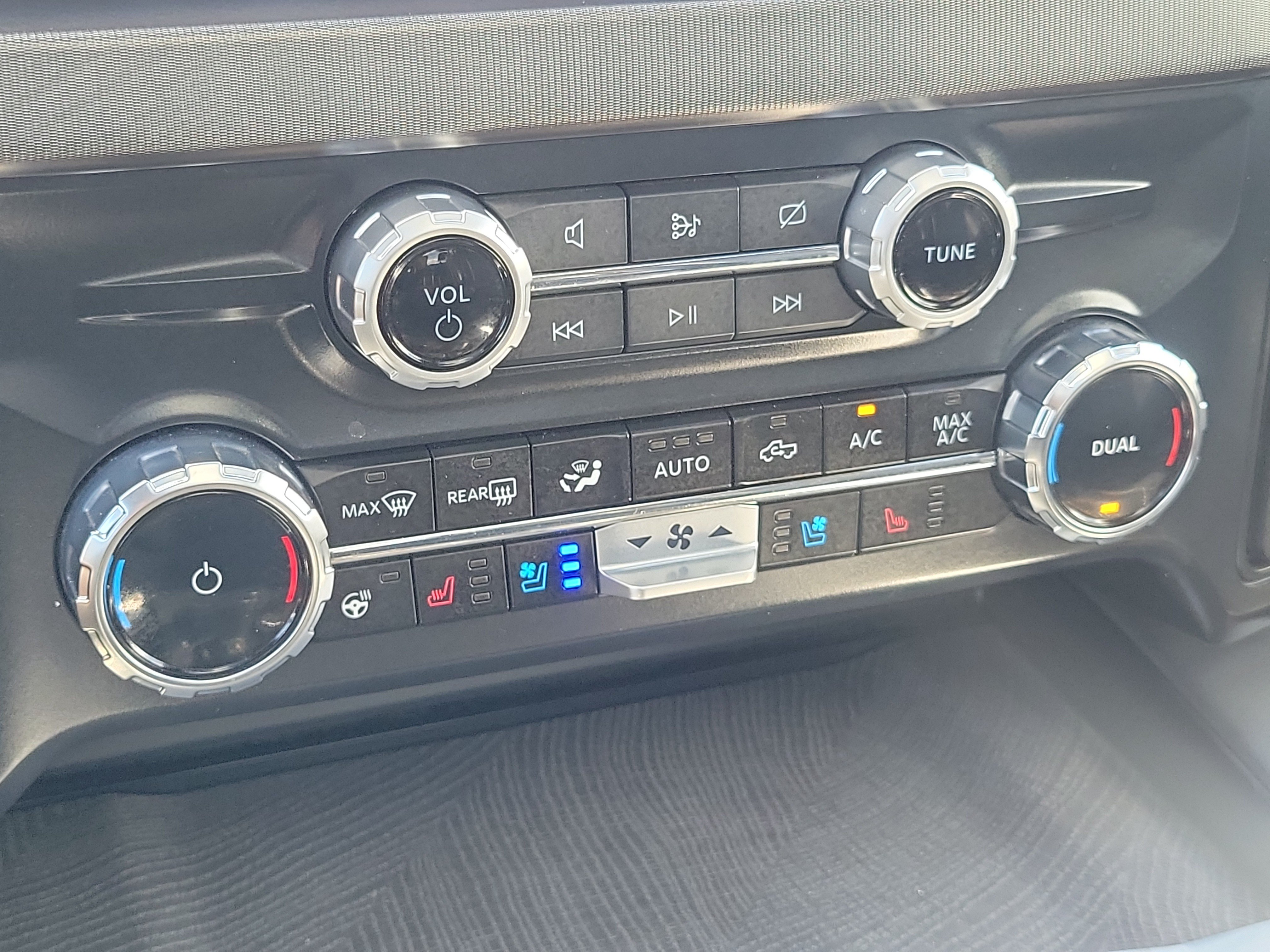 Used 2024 Ford F350 Platinum AWD/4WD image 29
