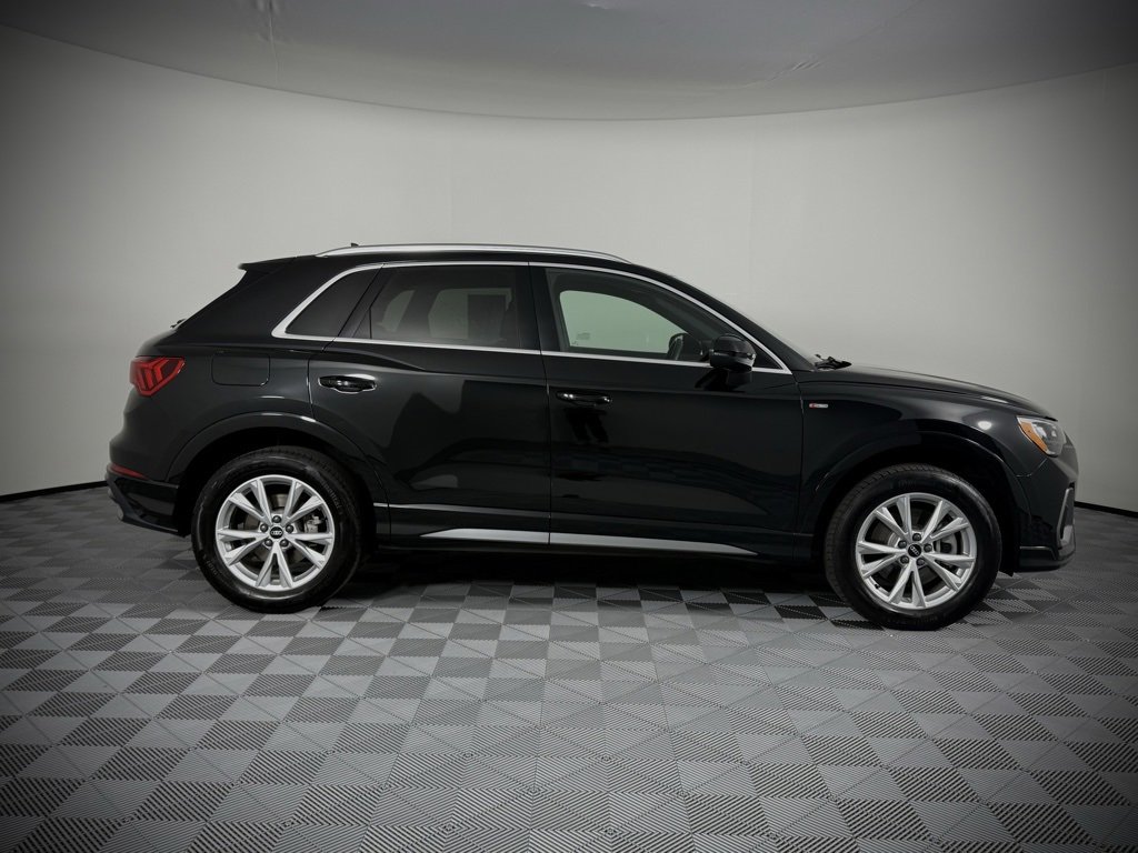 Used 2022 Audi Q3 2.0T Premium image 11