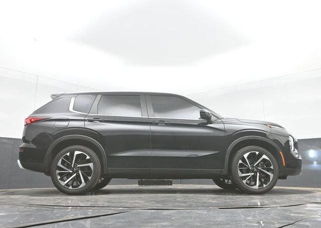 Used 2024 Mitsubishi Outlander SE AWD/4WD image 48