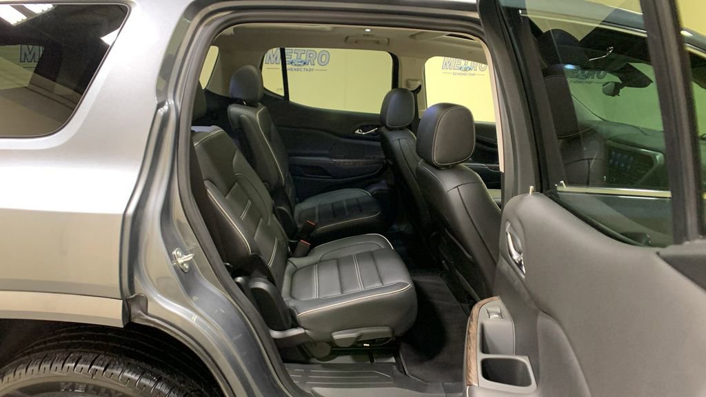 Used 2021 GMC Acadia Denali w/ Denali Technology Package image 17
