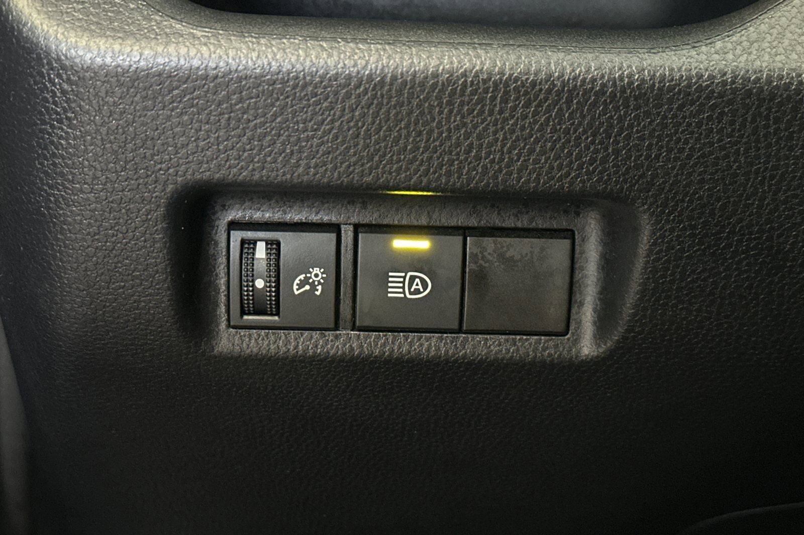 Used 2025 Toyota RAV4 LE image 43