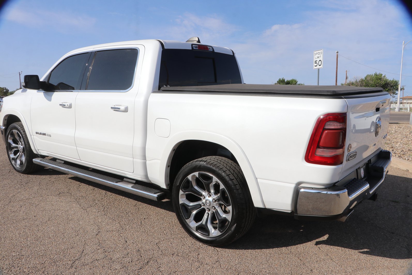 Used 2022 RAM 1500 Limited w/ Trailer Tow Group (B) AWD/4WD image 5