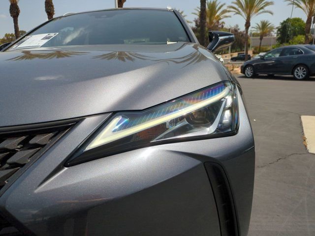 Used 2022 Lexus UX 200 w/ Accessory Package (Z1) FWD image 10