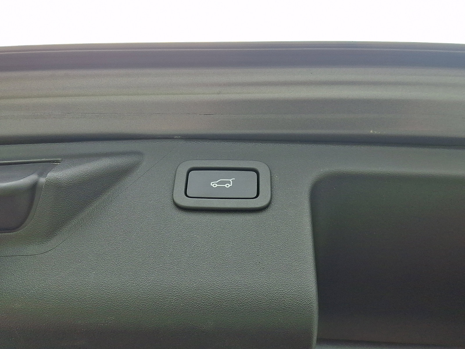 Used 2018 Land Rover Discovery Sport HSE image 29