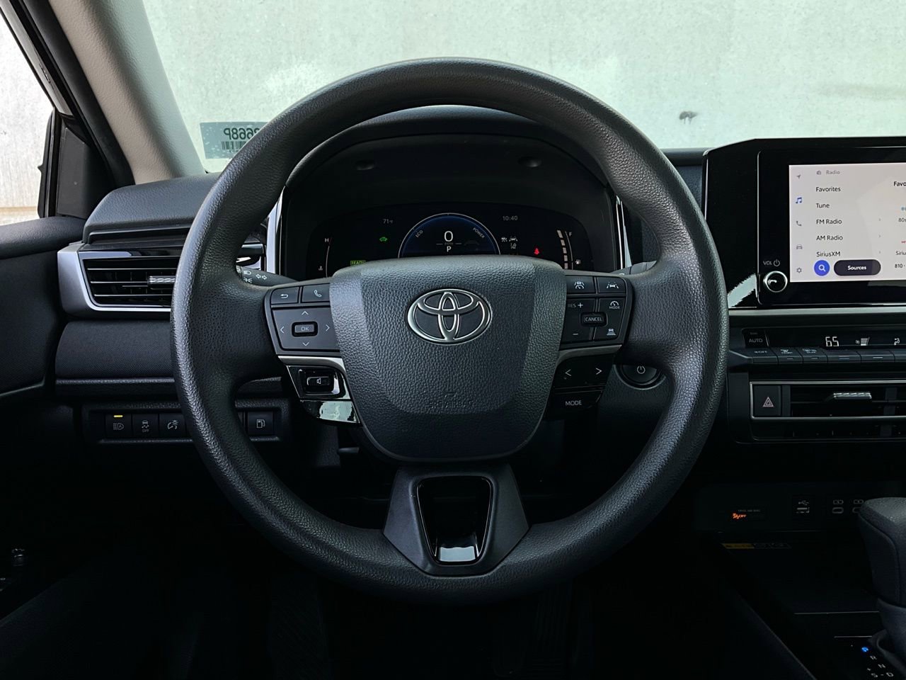 Used 2025 Toyota Camry LE image 31