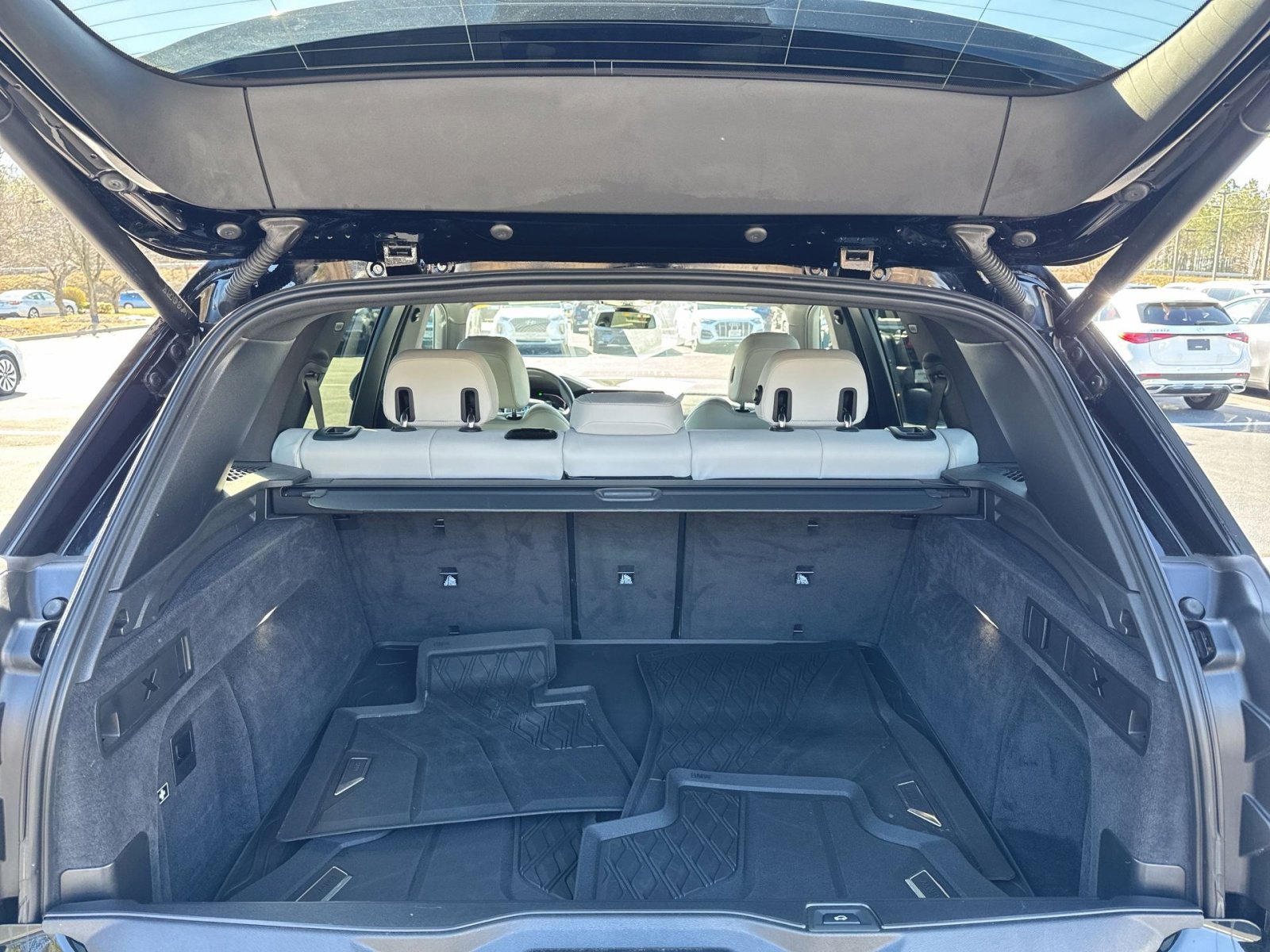 Used 2023 BMW X5 xDrive40i w/ Premium Package image 28