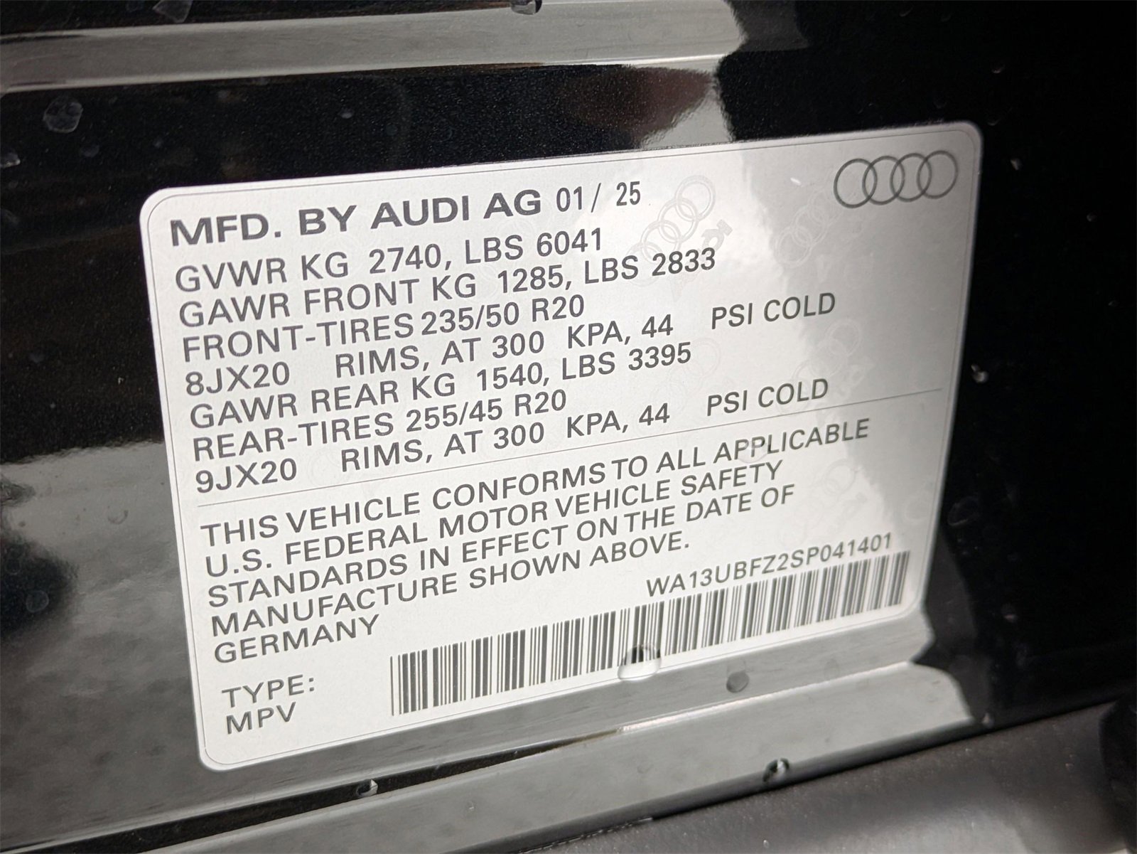 Used 2025 Audi Q4 e-tron Premium Plus w/ Premium Plus image 17