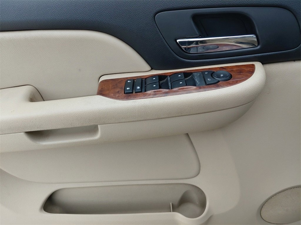 Used 2008 Chevrolet Suburban LT w/ LT Preferred Equipment Group image 30