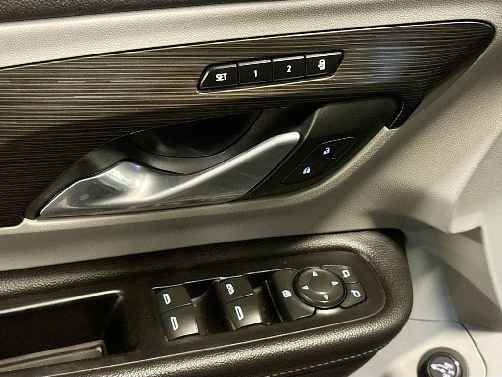 Used 2019 GMC Terrain SLT w/ Preferred Package image 20