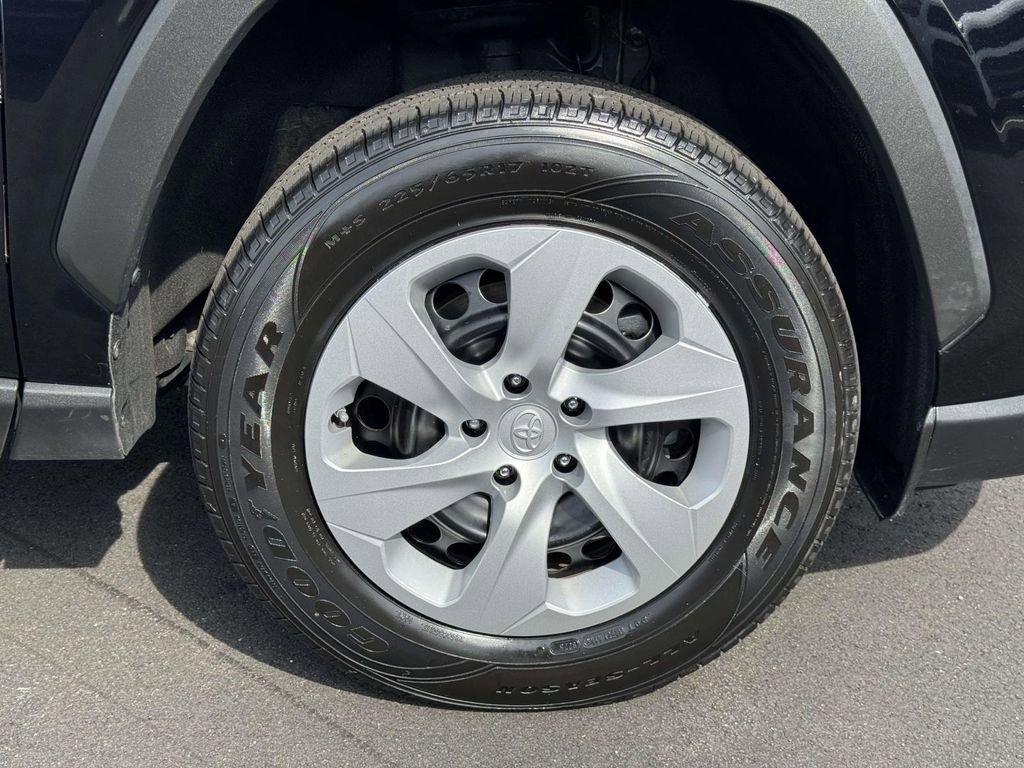 Used 2024 Toyota RAV4 LE image 25