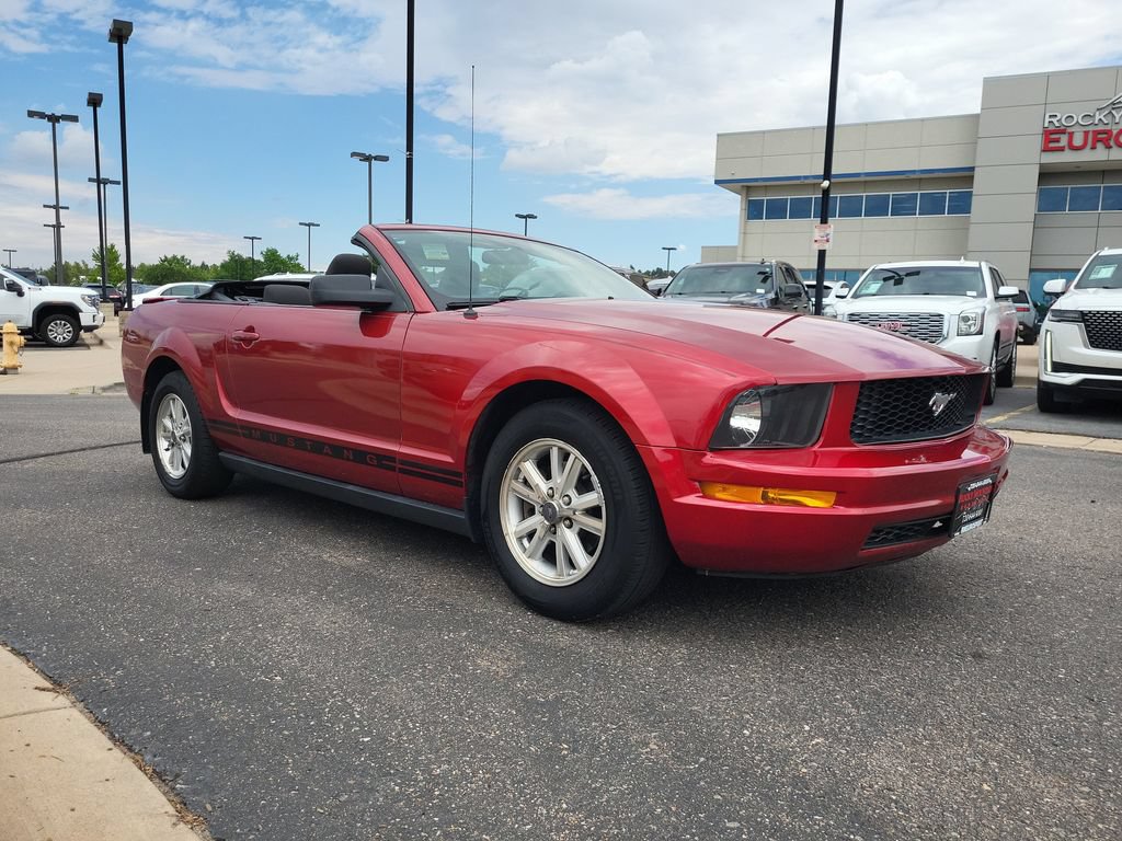Used 2007 Ford Mustang Convertible RWD image 10