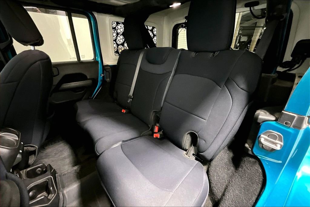 Used 2020 Jeep Wrangler Unlimited Sahara image 35