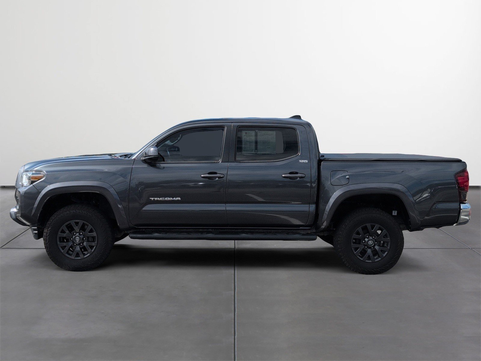 Certified 2020 Toyota Tacoma SR5 AWD/4WD image 3