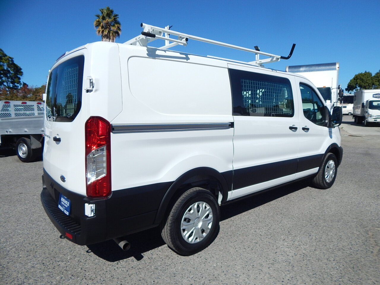Used 2025 Ford Transit 250 Low Roof w/ Exterior Upgrade Package RWD image 8