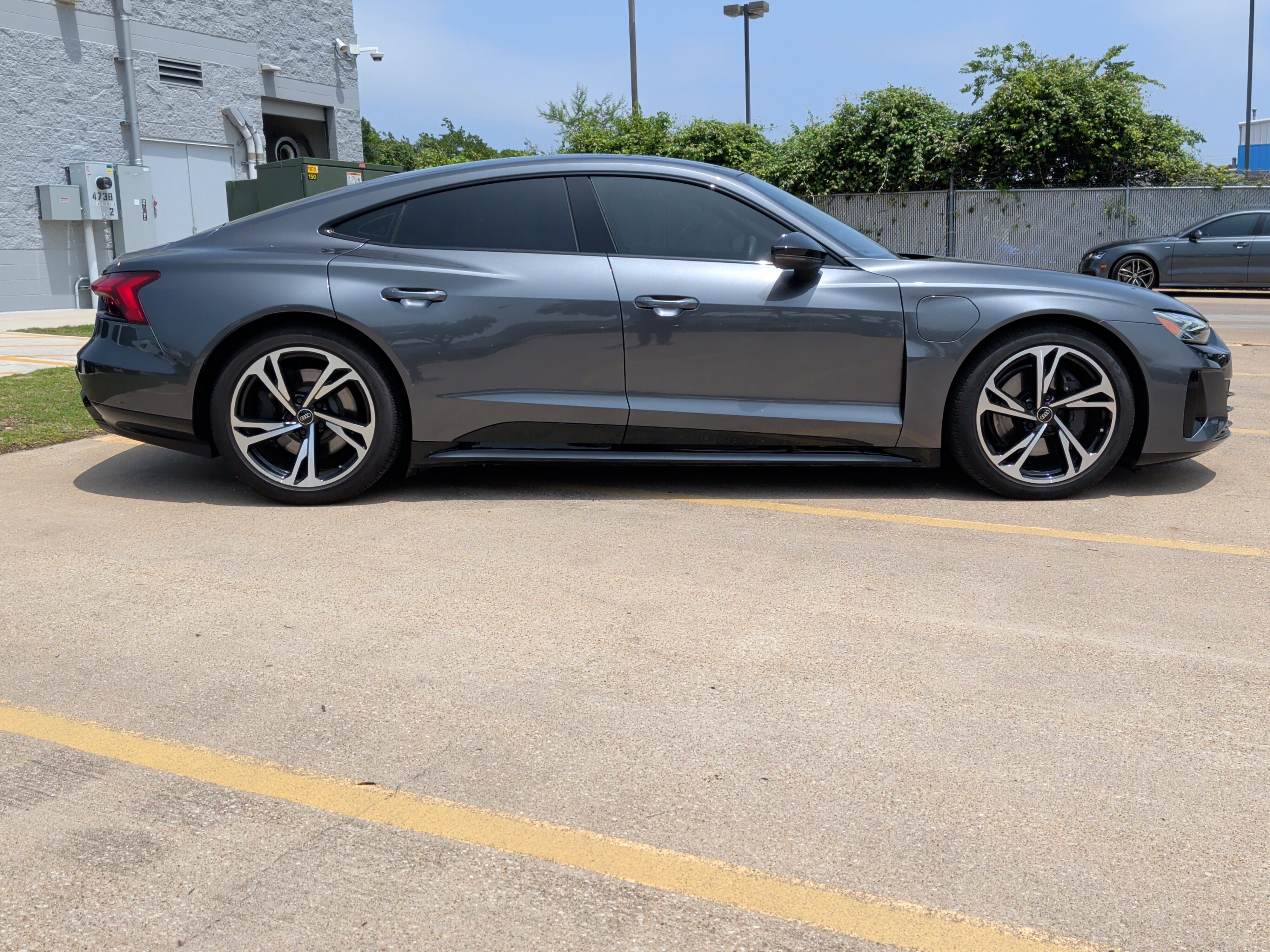 Certified 2023 Audi e-tron GT Premium Plus w/ Performance Package AWD/4WD image 11