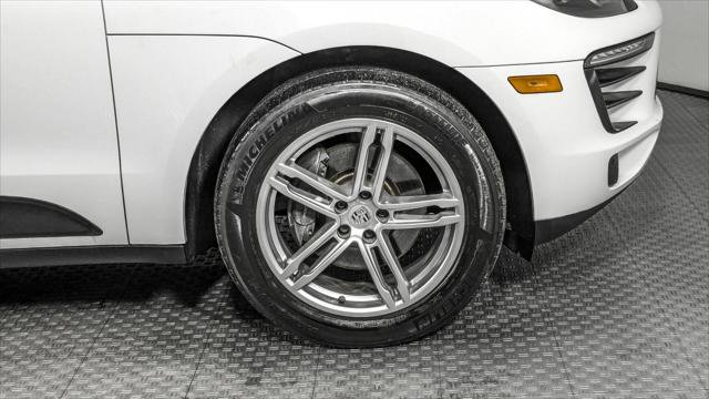 Used 2018 Porsche Macan Sport Edition w/ Driver Memory Package image 35