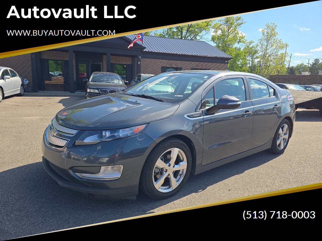Used 2011 Chevrolet Volt Premium w/ Premium Trim Package FWD image 1