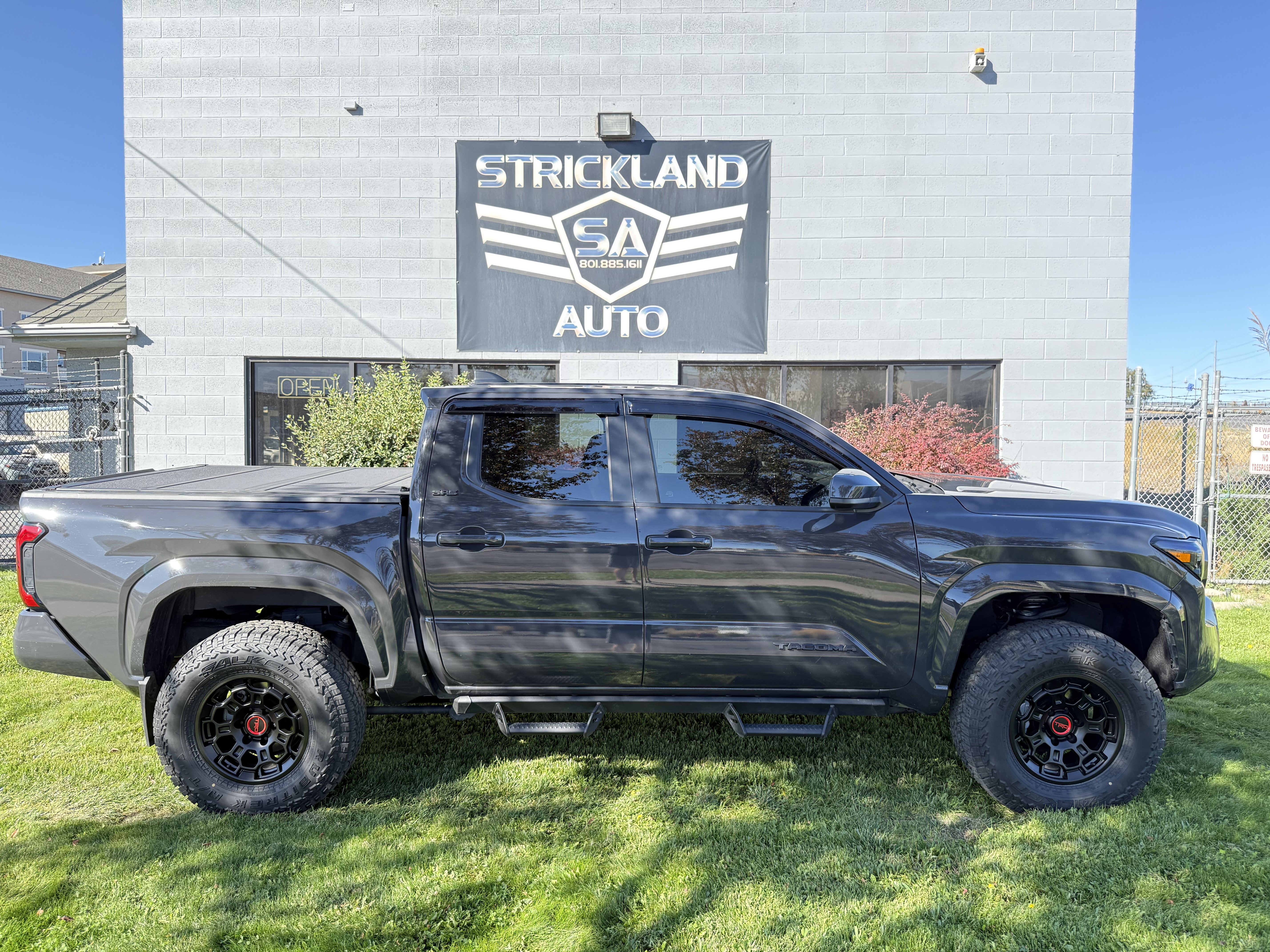 Used 2024 Toyota Tacoma SR5 image 3
