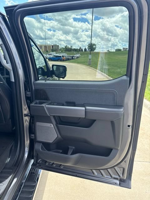 Used 2021 Ford F150 Lariat AWD/4WD image 6