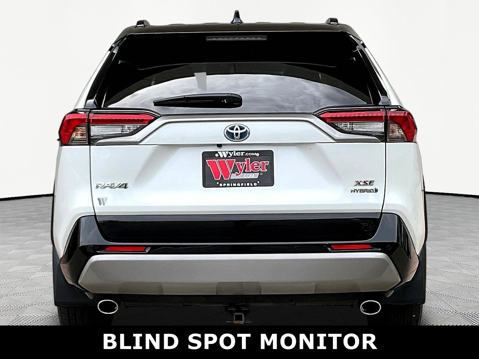 Used 2023 Toyota RAV4 XSE AWD/4WD image 5