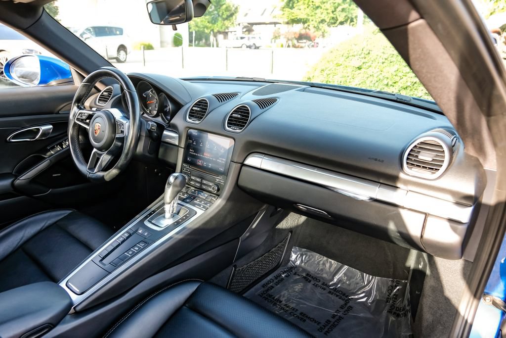 Used 2017 Porsche 718 Cayman RWD image 10