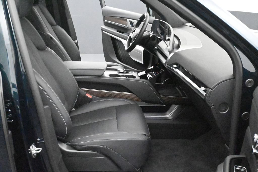 Used 2026 Cadillac Vistiq Luxury AWD/4WD image 11