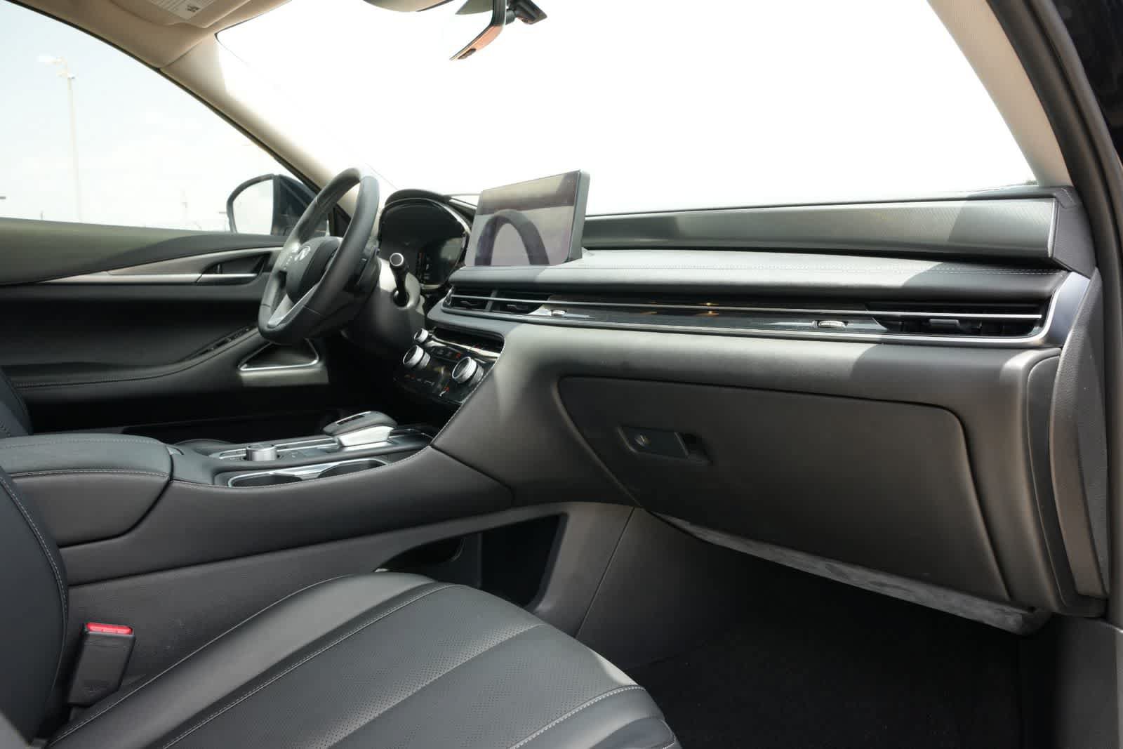 Certified 2026 INFINITI QX60 Luxe w/ Cargo Package FWD image 22