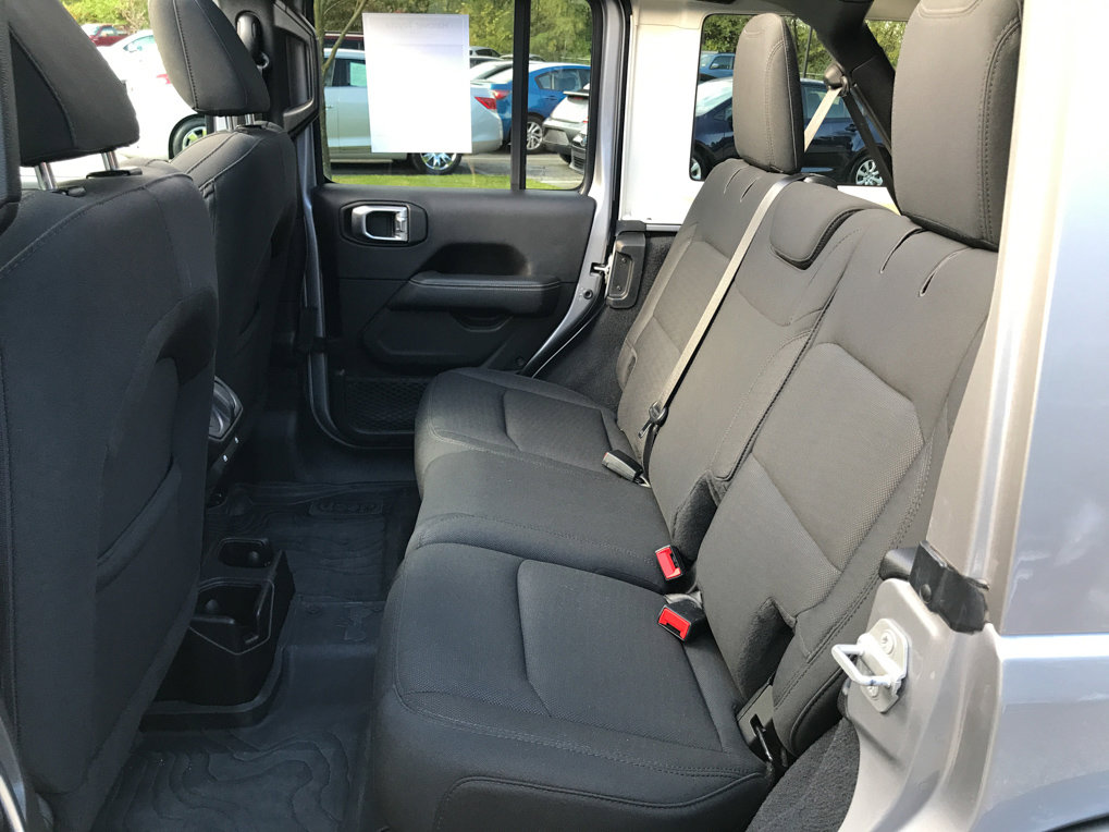 Used 2019 Jeep Wrangler Unlimited Sahara image 28