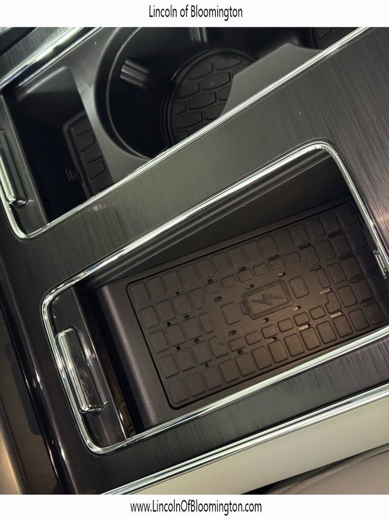 Used 2025 Lincoln Aviator AWD w/ Equipment Group 101A image 33