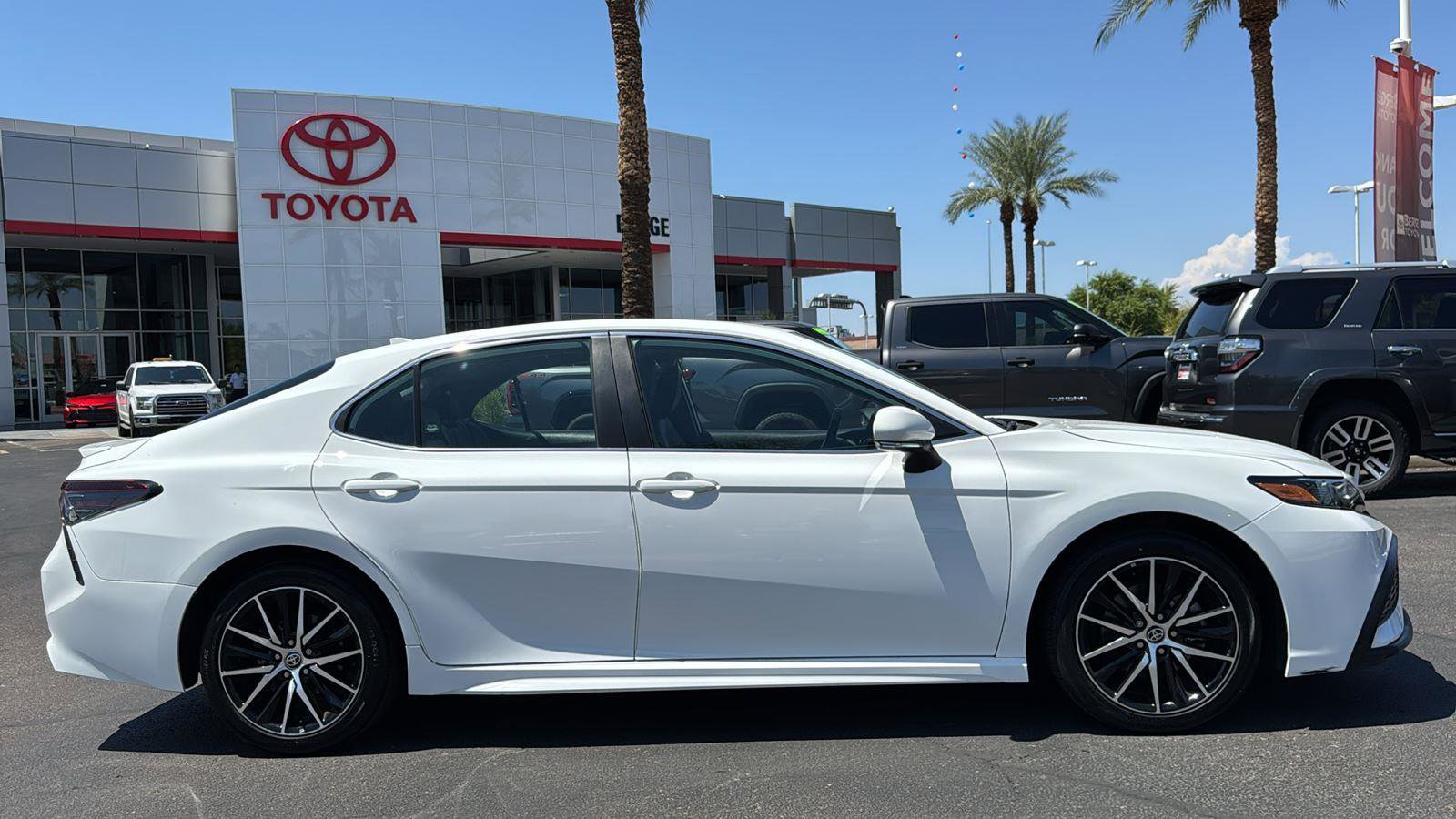 Used 2023 Toyota Camry SE image 8