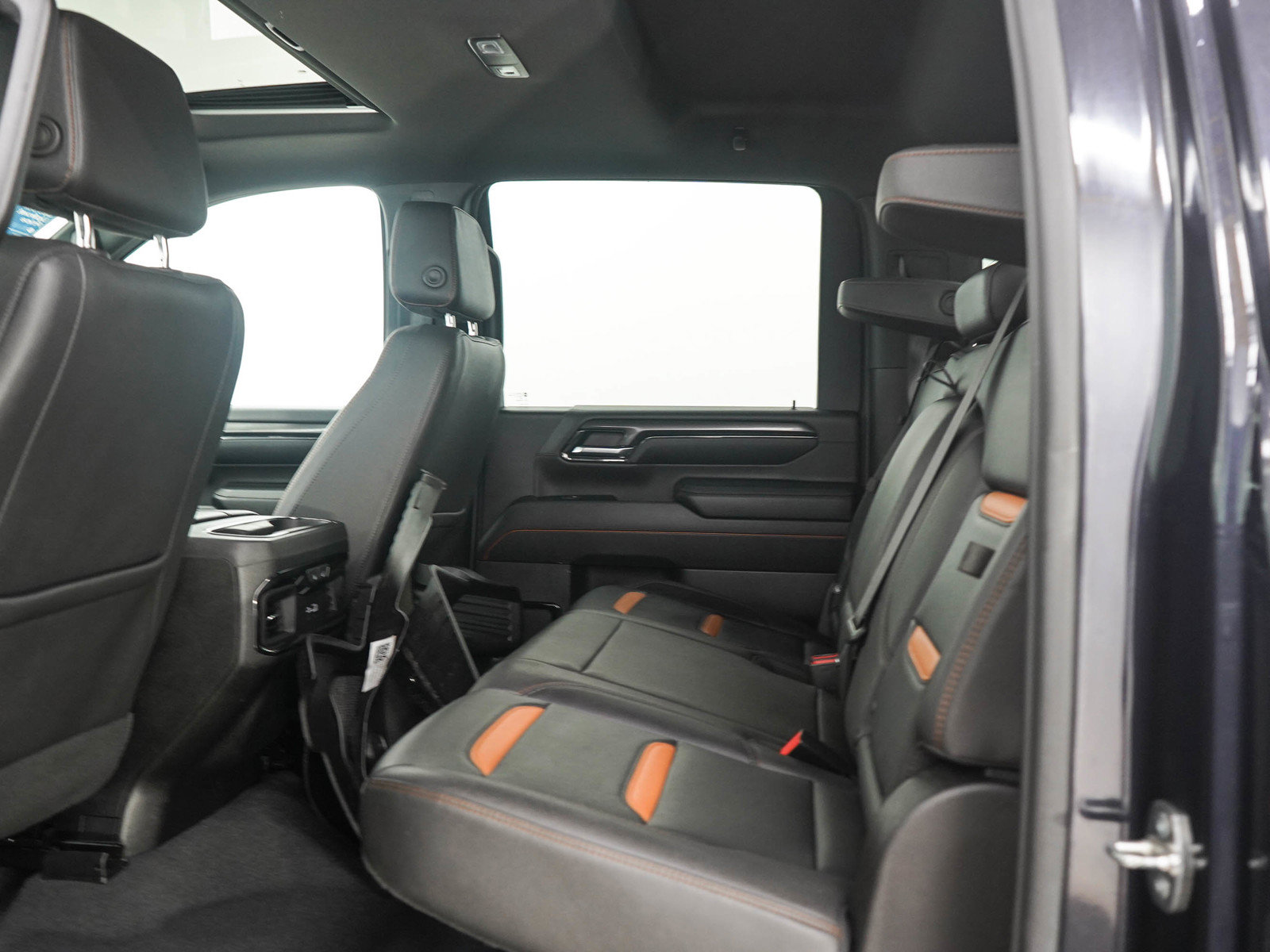 Used 2024 GMC Sierra 2500 AT4 w/ AT4 Premium Plus Package AWD/4WD image 15
