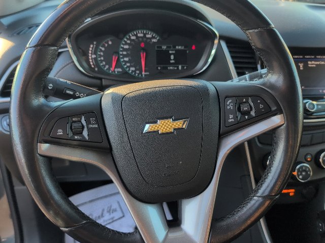 Used 2021 Chevrolet Trax LT w/ LT Convenience Package AWD/4WD image 19